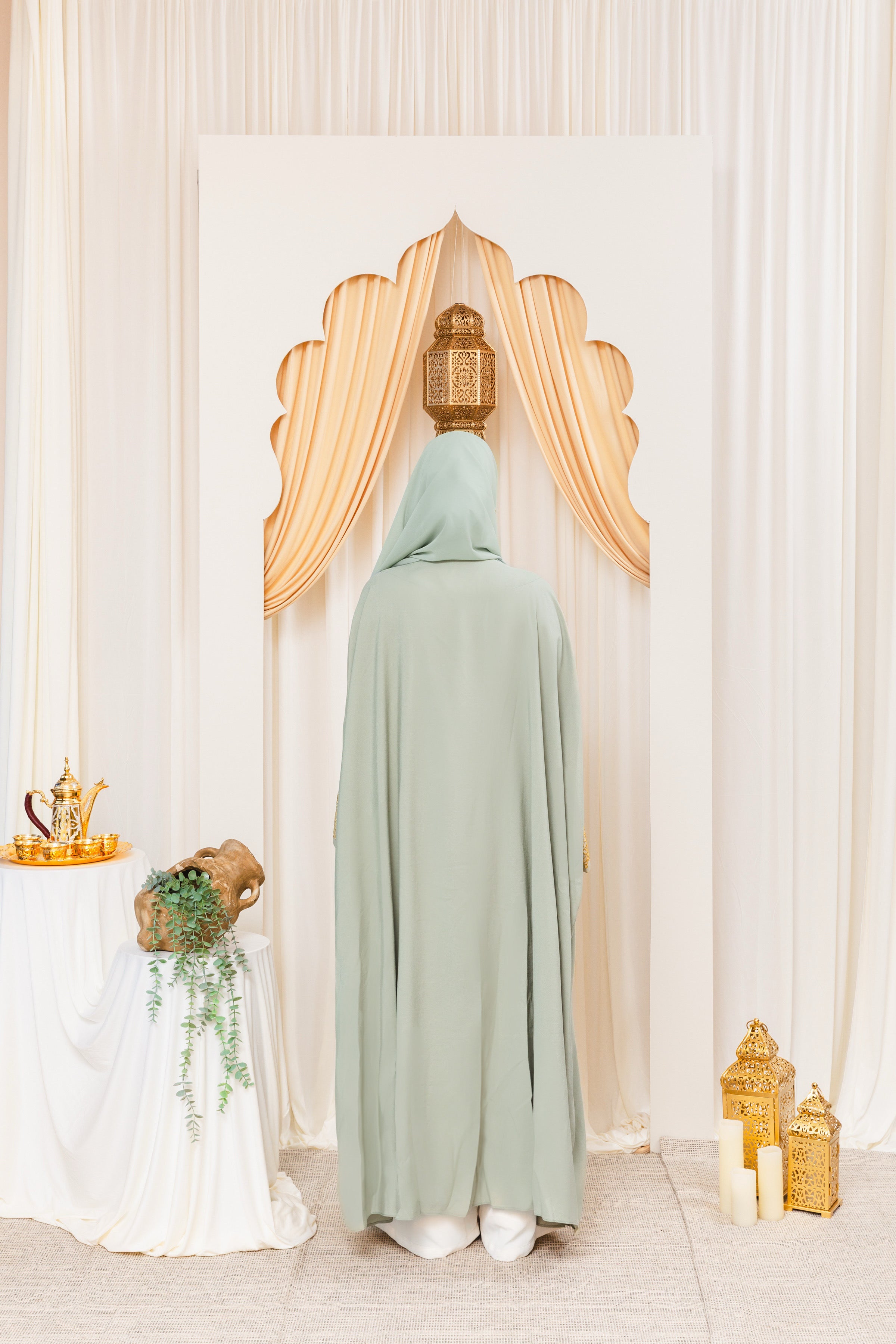 Pistachio Aghabani Bisht