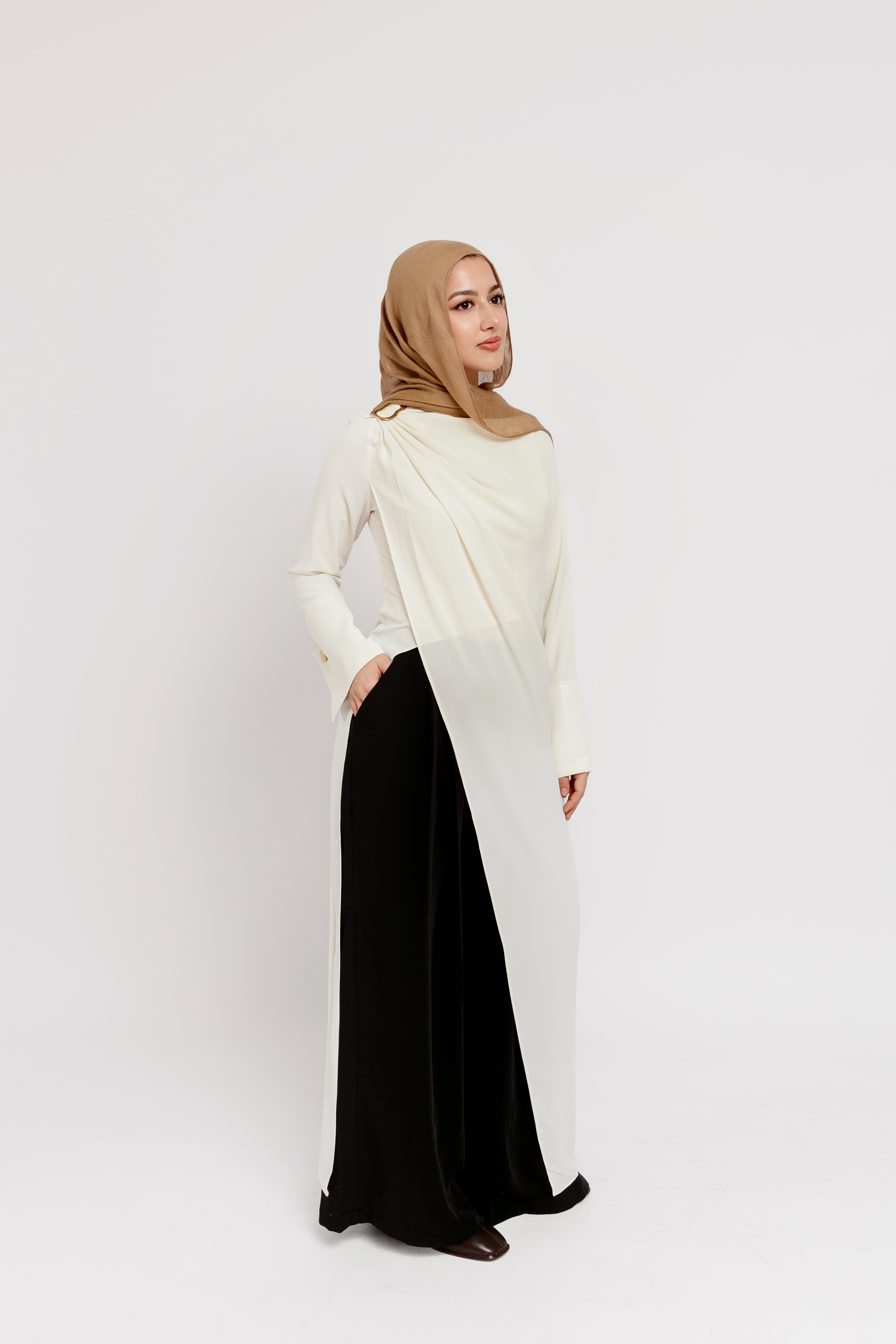 Ivory Floor Length Hardware Tunic – Summer Evenings Ivory Floor Length Hardware Tunic – Summer Evenings