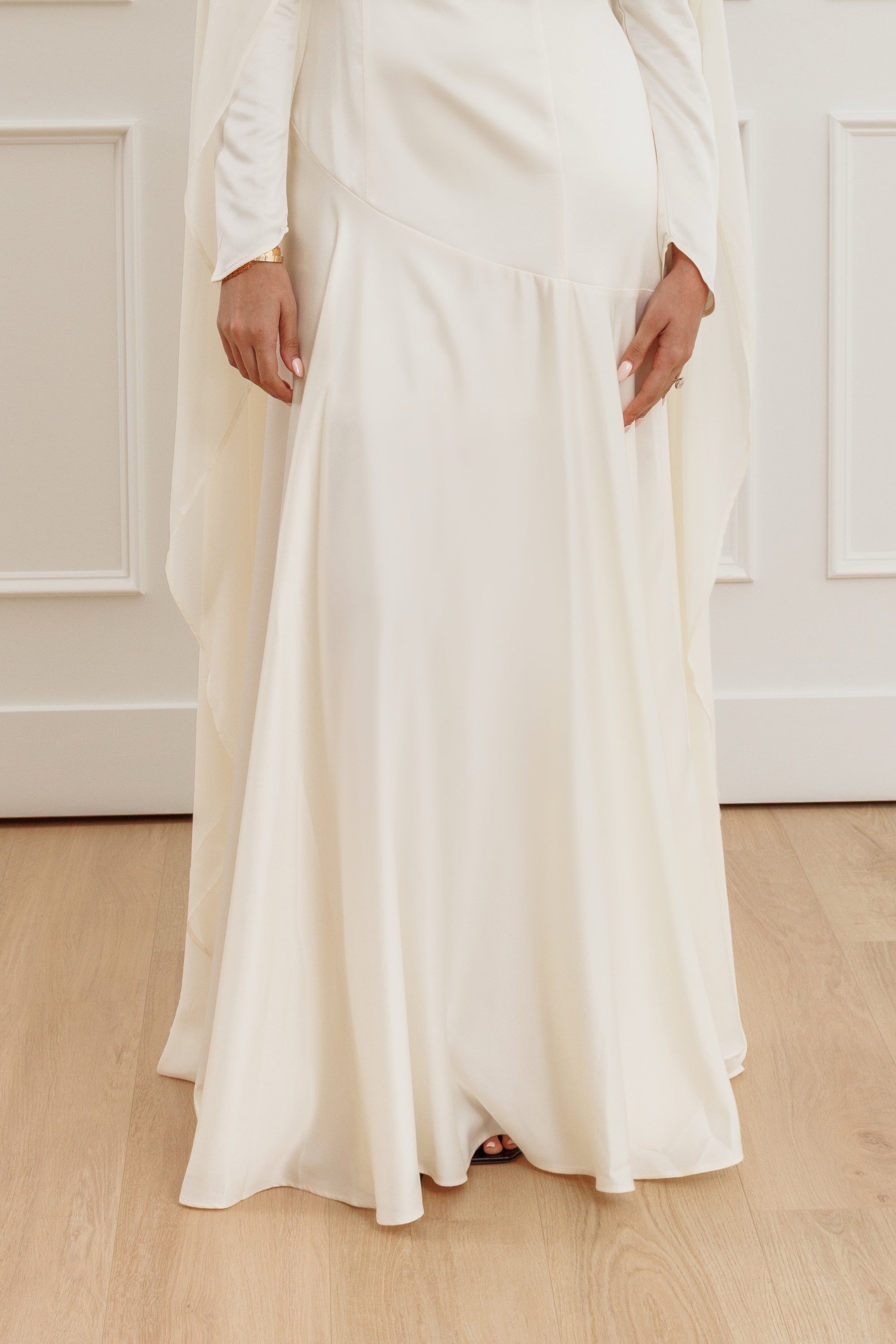 Ivory Embellished Chiffon Cape Gown - XXS Ivory Embellished Chiffon Cape Gown - XXS