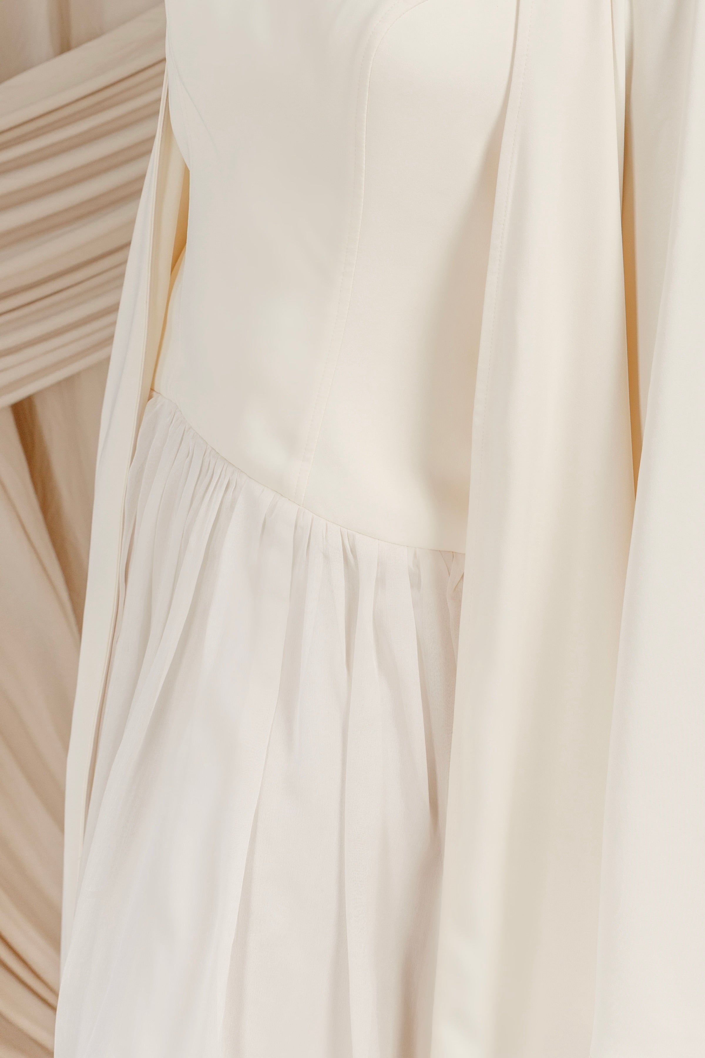 Cream Low Waisted Abaya Set (3 pcs)