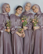 Load image into Gallery viewer, Mauve Purple Shimmering Scarf
